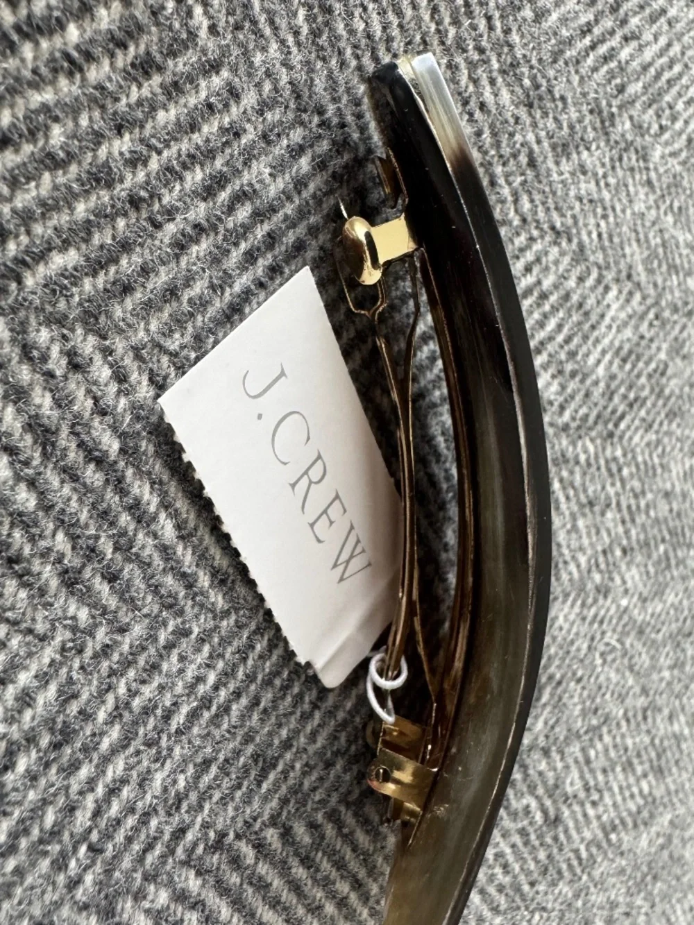 NWT, JCREW, BEAUTIFUL LIGHT/DARK BUFFALO HORN HAIR CLIP